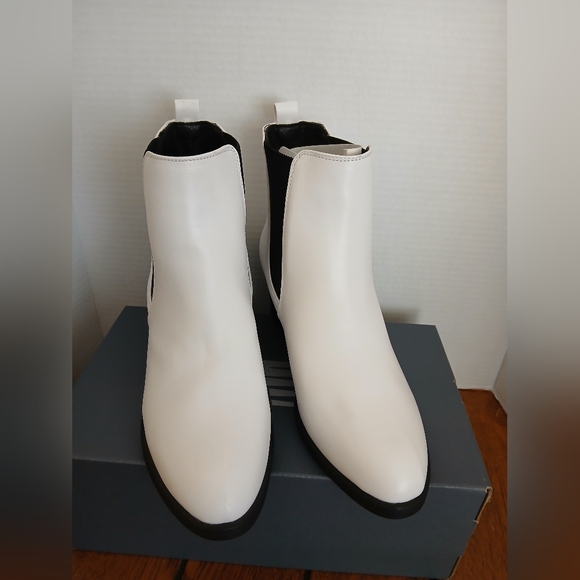 Bootie Shoes - Melrose Ave Boots Womens Size 9 Block Heel Bootie 100%  White